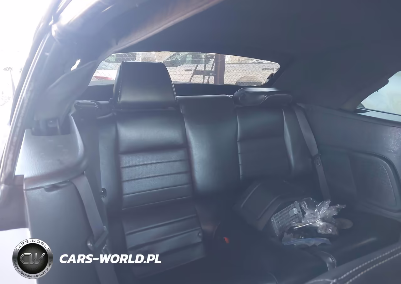 2014 Ford Mustang V6 Premium VIN:1ZVBP8EM4E5220439 - 8