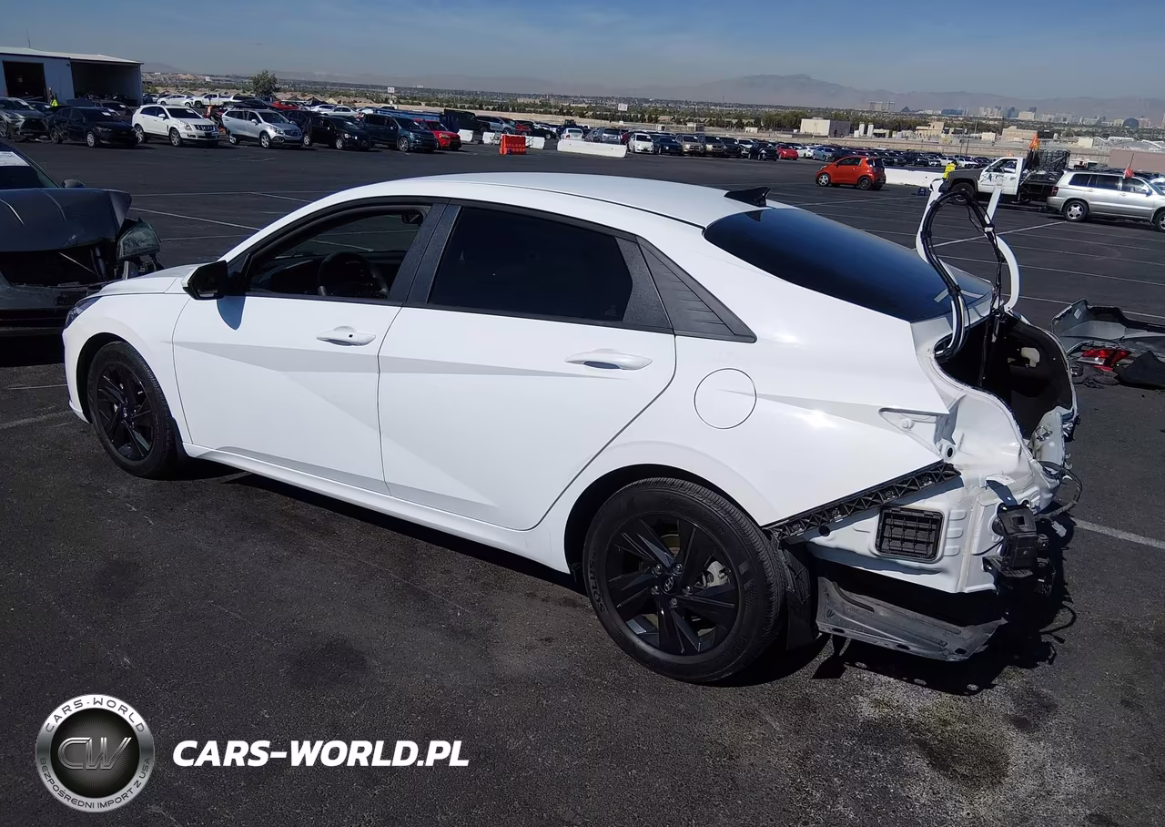 2023 Hyundai Elantra Sel VIN:5NPLM4AGXPH118476 - 3