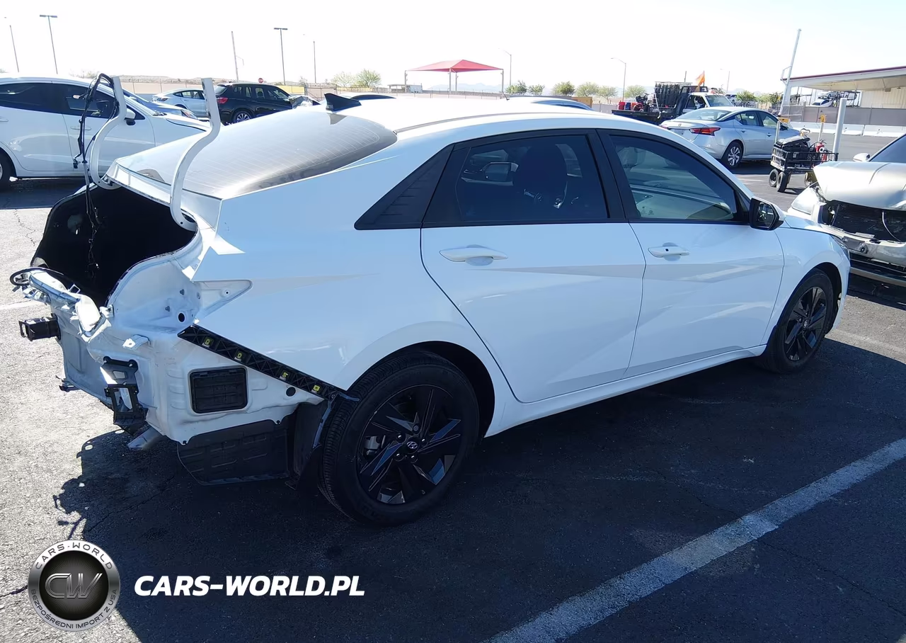 2023 Hyundai Elantra Sel VIN:5NPLM4AGXPH118476 - 4