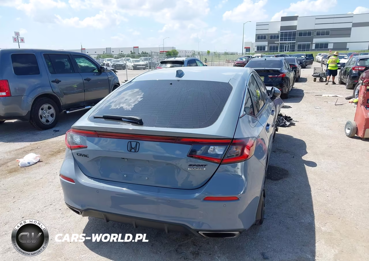 2023 Honda Civic Sport Touring VIN:19XFL1H88PE006325 - 4
