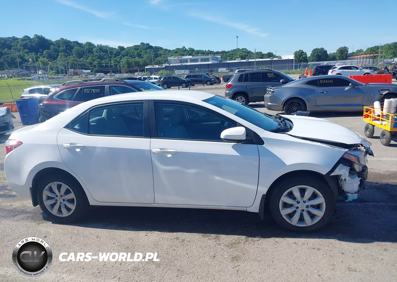 2016 Toyota Corolla Le VIN:5YFBURHEXGP562358 - 14
