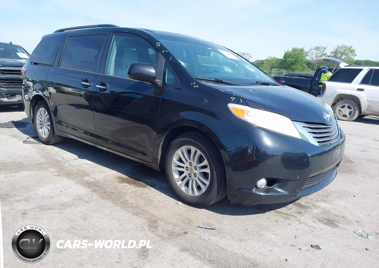 2015 Toyota Sienna Xle 8 Passenger