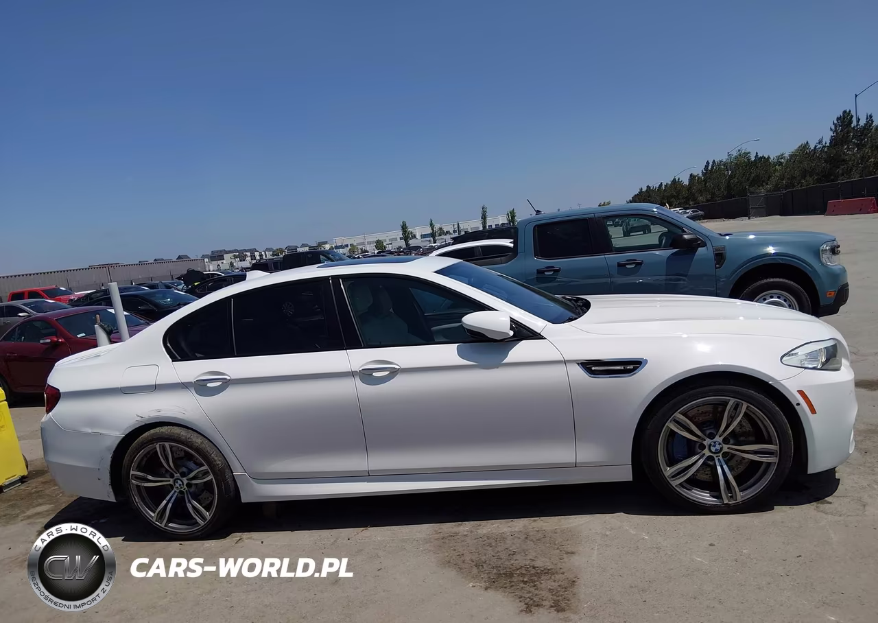 2013 BMW M5 VIN:WBSFV9C56DD096375 - 13