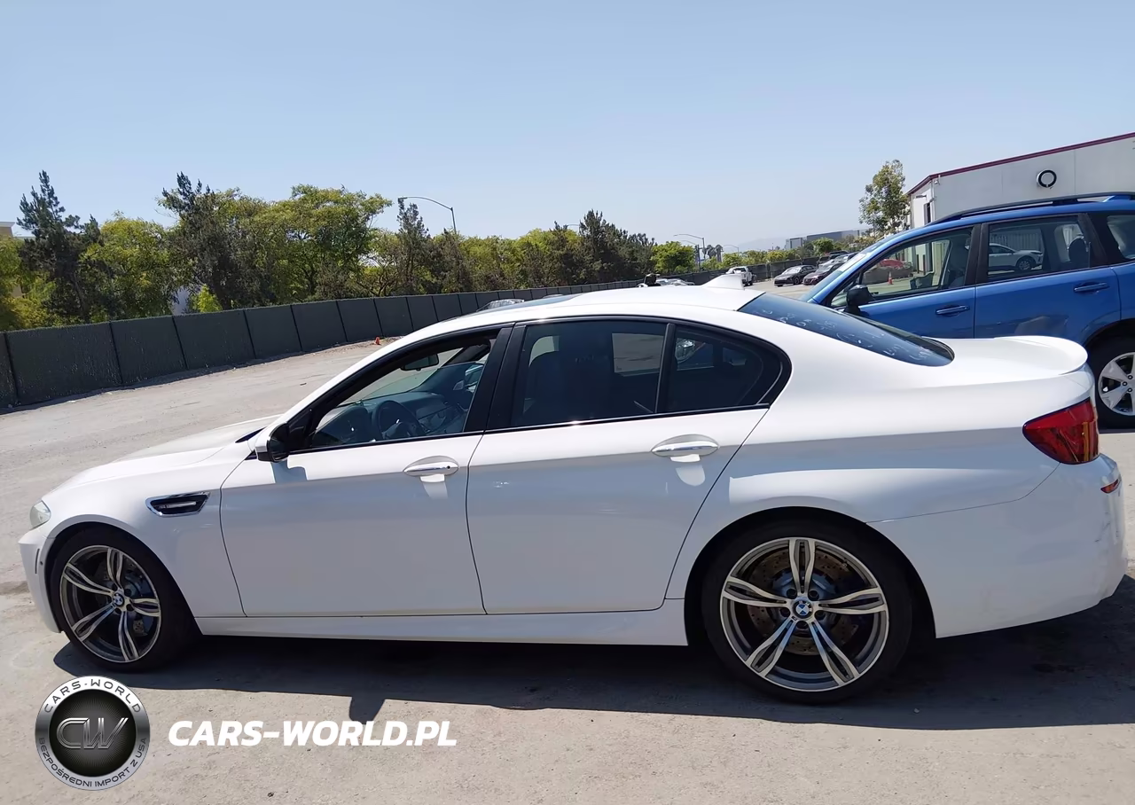 2013 BMW M5 VIN:WBSFV9C56DD096375 - 14
