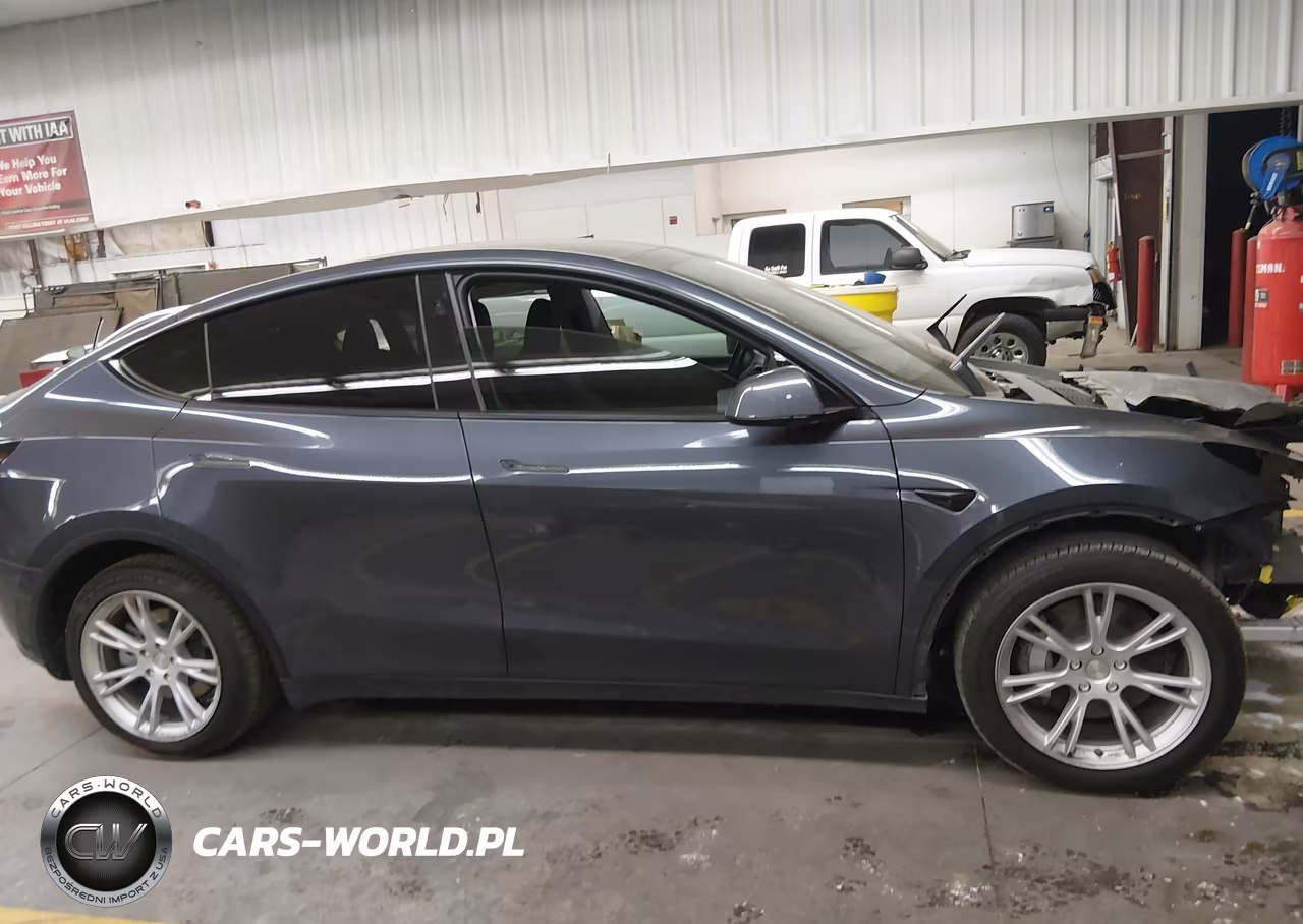 2023 Tesla Model Y VIN:7SAYGAEE2PF791476 - 13