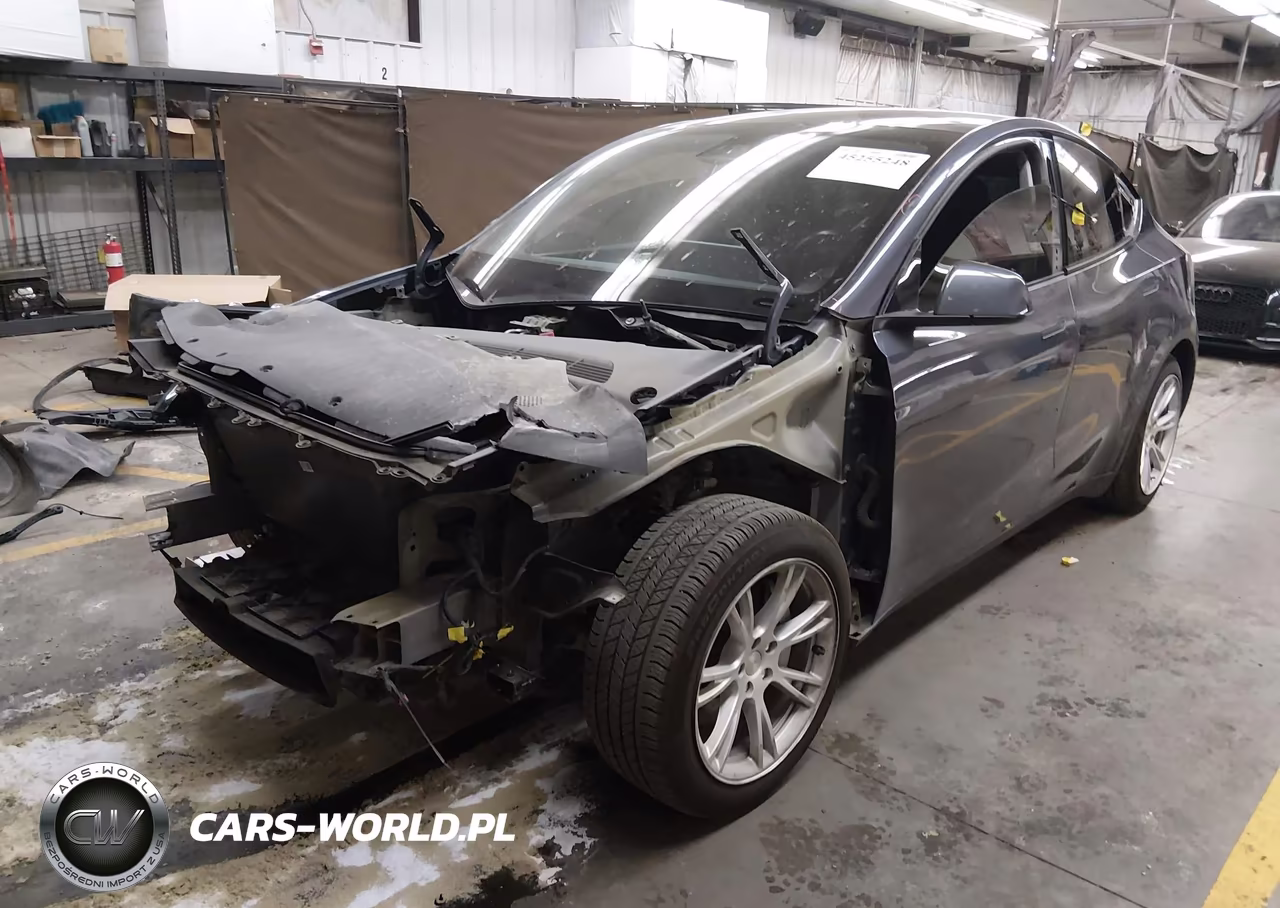 2023 Tesla Model Y VIN:7SAYGAEE2PF791476 - 2