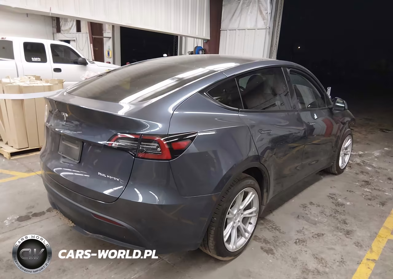 2023 Tesla Model Y VIN:7SAYGAEE2PF791476 - 4