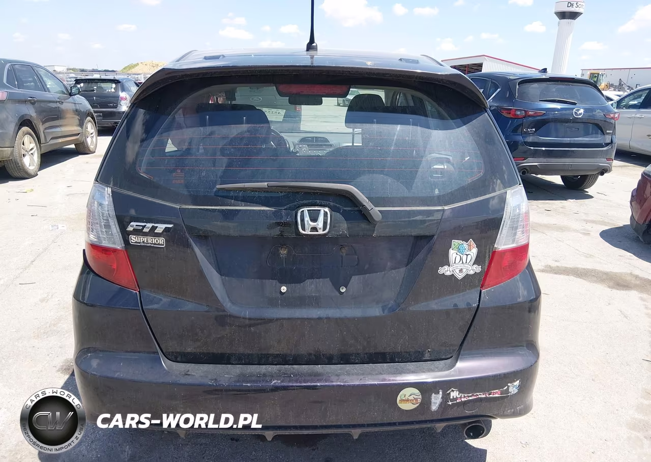 2013 Honda Fit Sport VIN:JHMGE8G52DC064284 - 16