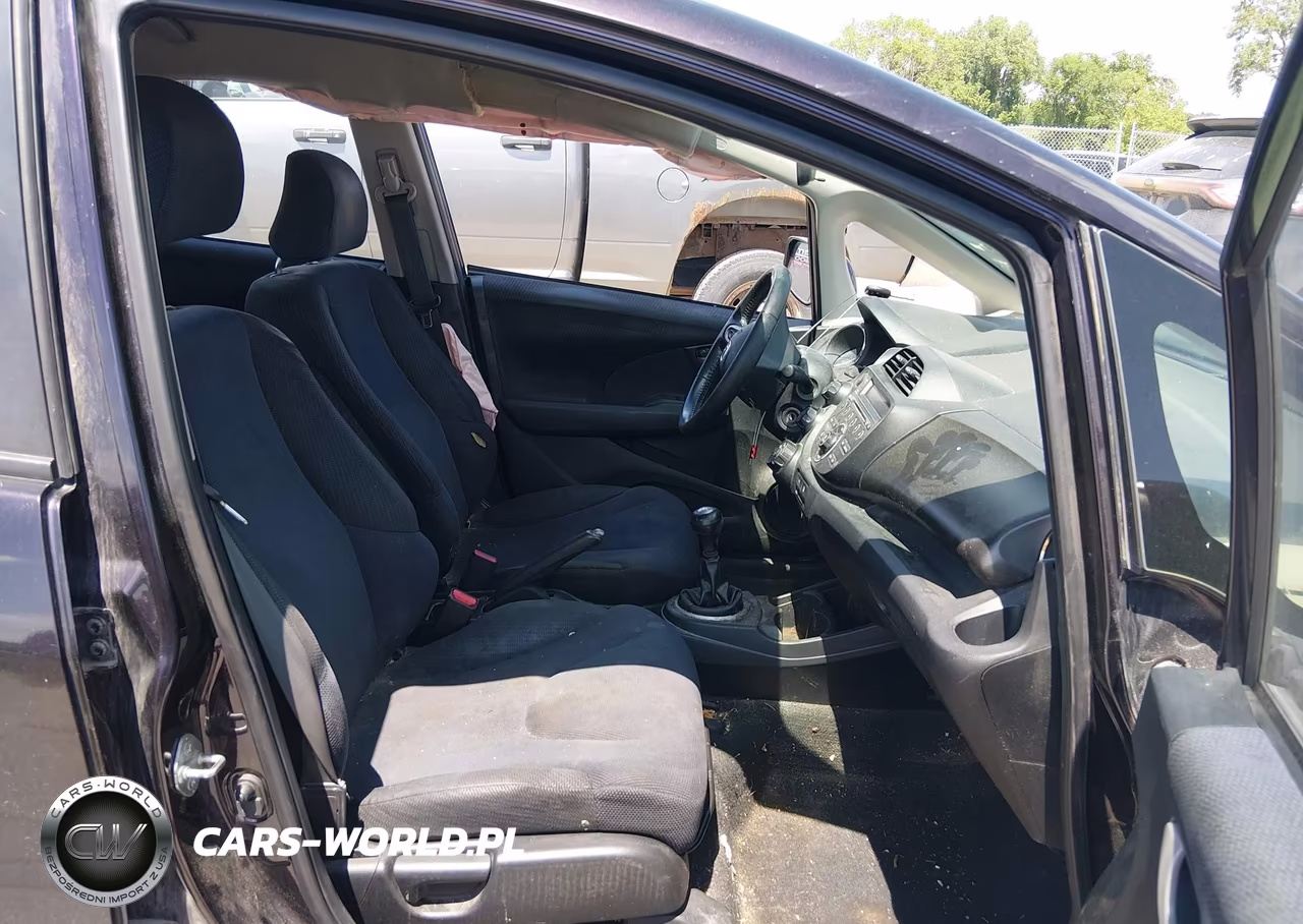 2013 Honda Fit Sport VIN:JHMGE8G52DC064284 - 5