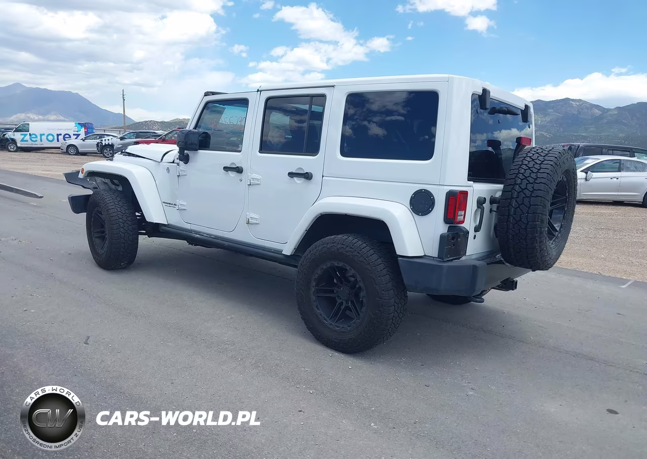 2015 Jeep Wrangler Unlimited Altitude VIN:1C4BJWEG1FL717089 - 3