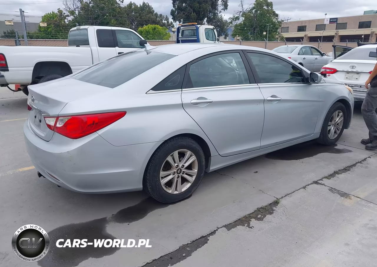 2012 Hyundai Sonata Gls VIN:5NPEB4AC9CH381693 - 4