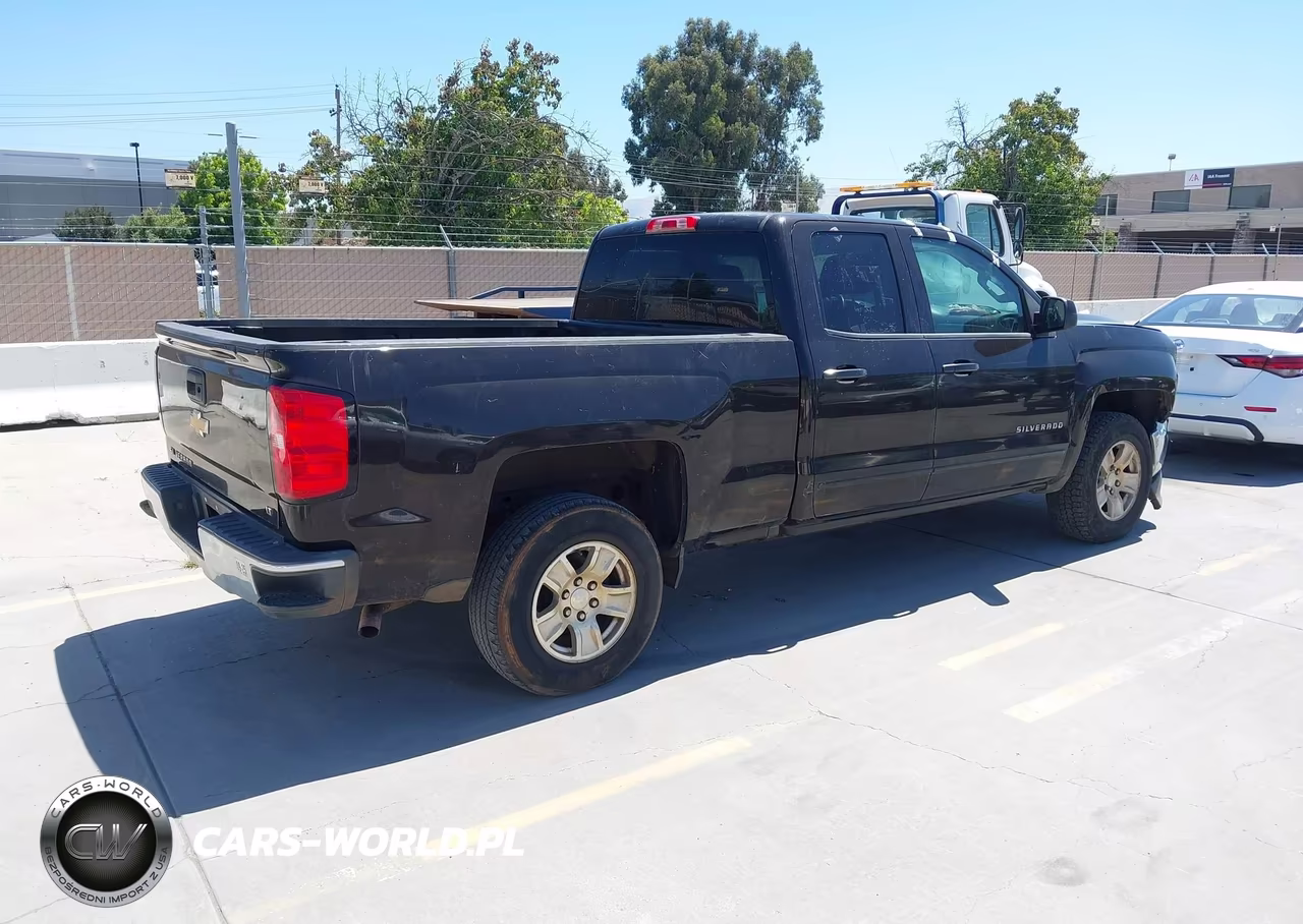 2018 Chevrolet Silverado C1500 Lt VIN:1GCRCREH9JZ327477 - 4