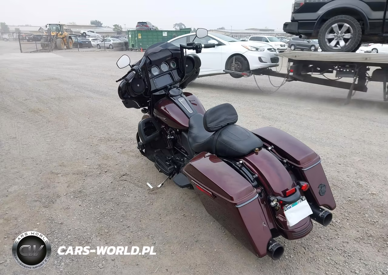 2018 Harley-Davidson Flhxs Street Glide Special VIN:1HD1KRC30JB641243 - 3