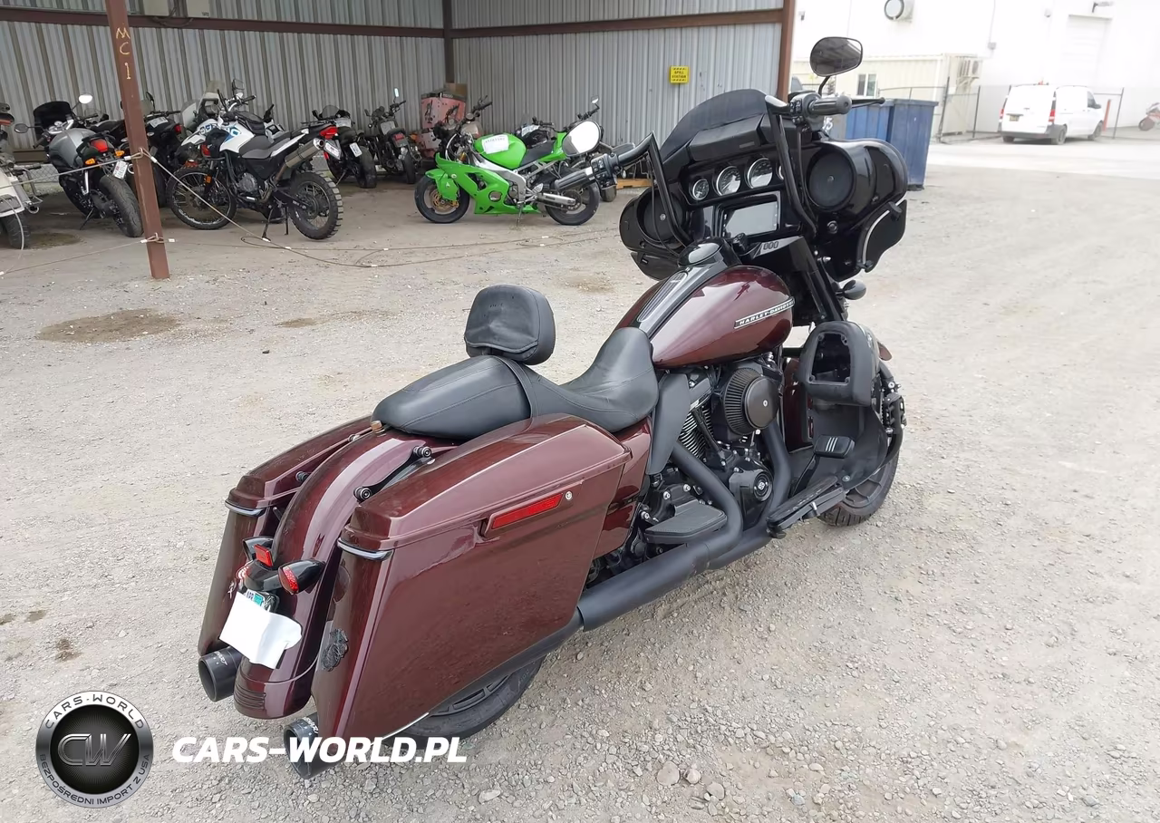 2018 Harley-Davidson Flhxs Street Glide Special VIN:1HD1KRC30JB641243 - 4