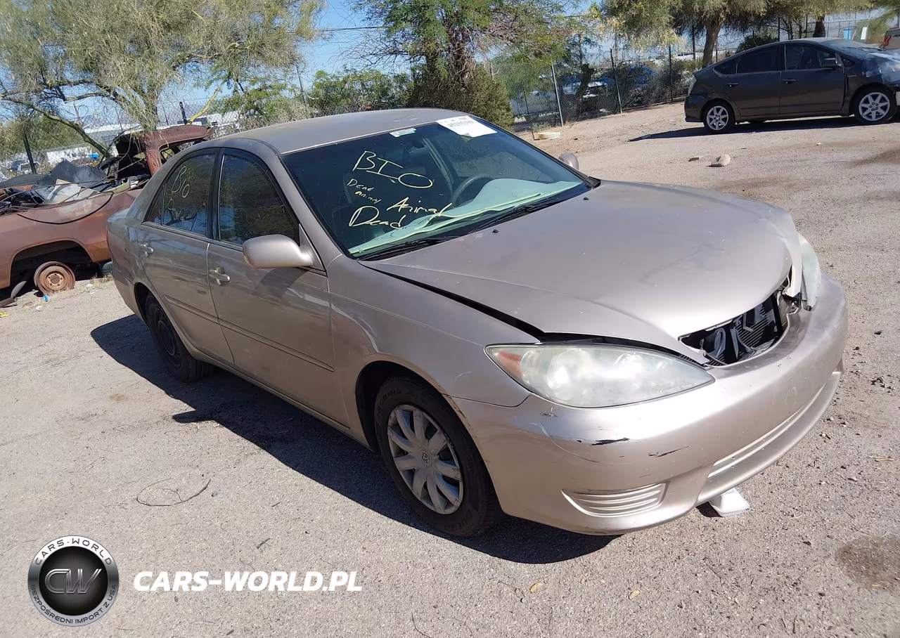 2005 Toyota Camry Le – zdjęcie 1 z 15