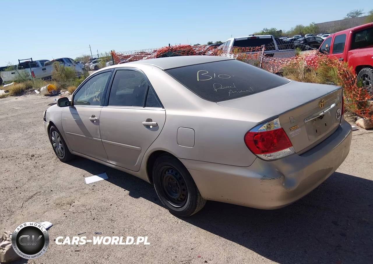 2005 Toyota Camry Le VIN:4T1BE32K85U979322 - 3