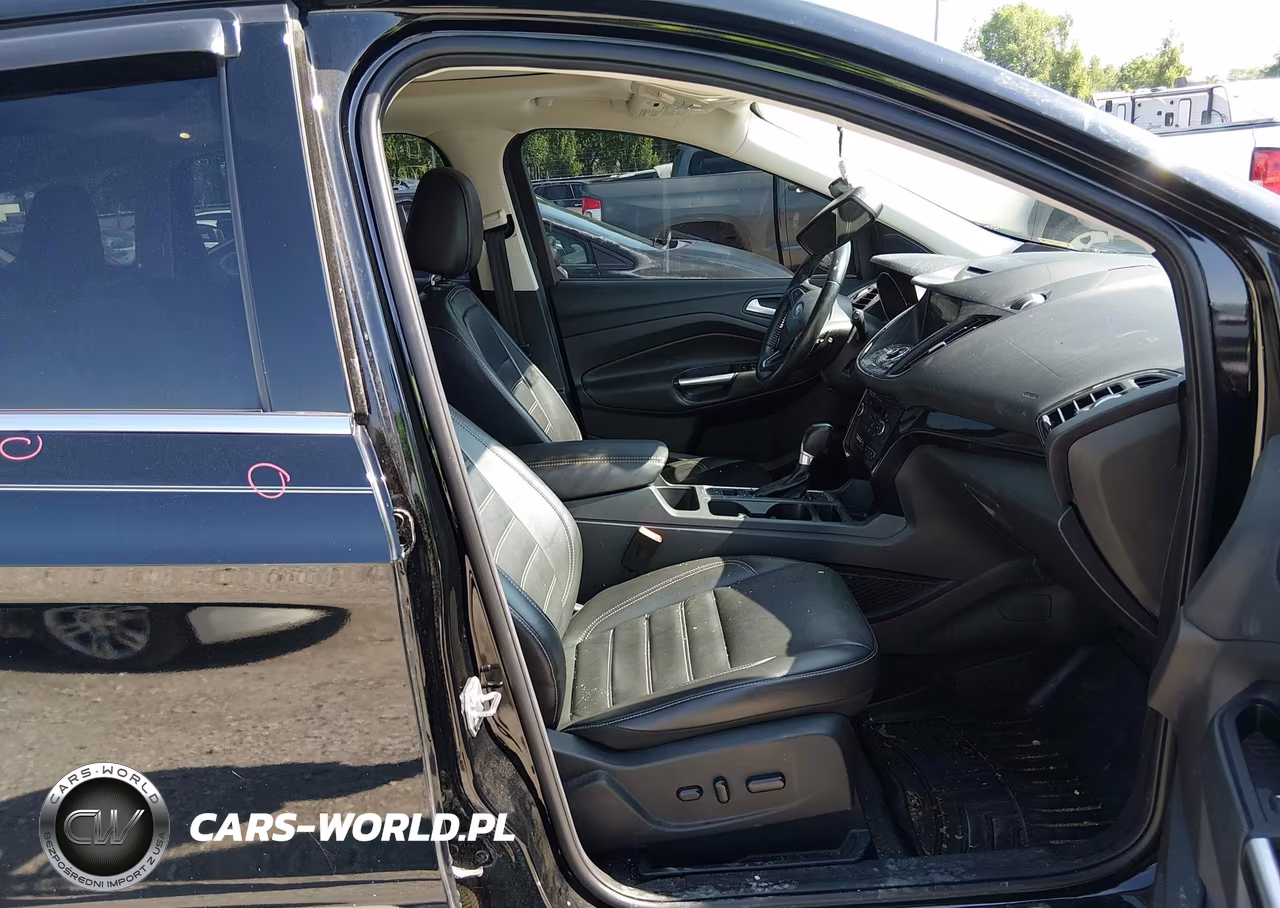2017 Ford Escape Titanium VIN:1FMCU9J94HUB62202 - 5