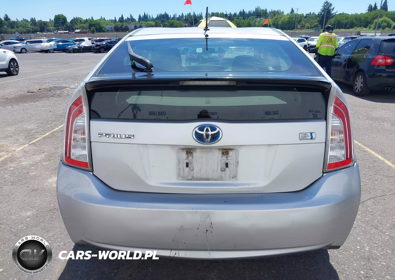 2013 Toyota Prius Two VIN:JTDKN3DU6D1681533 - 16