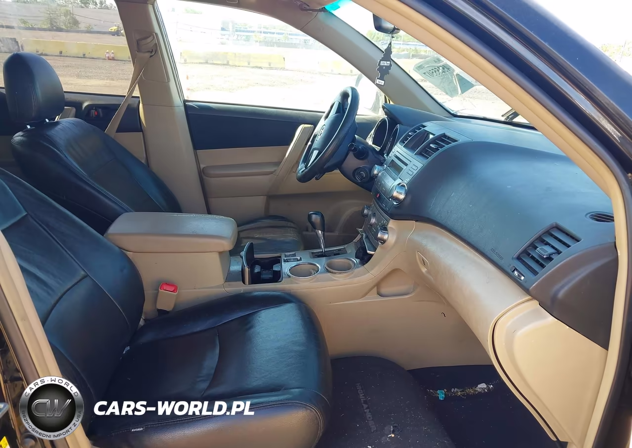 2011 Toyota Highlander Base V6 VIN:5TDBK3EH7BS070064 - 5