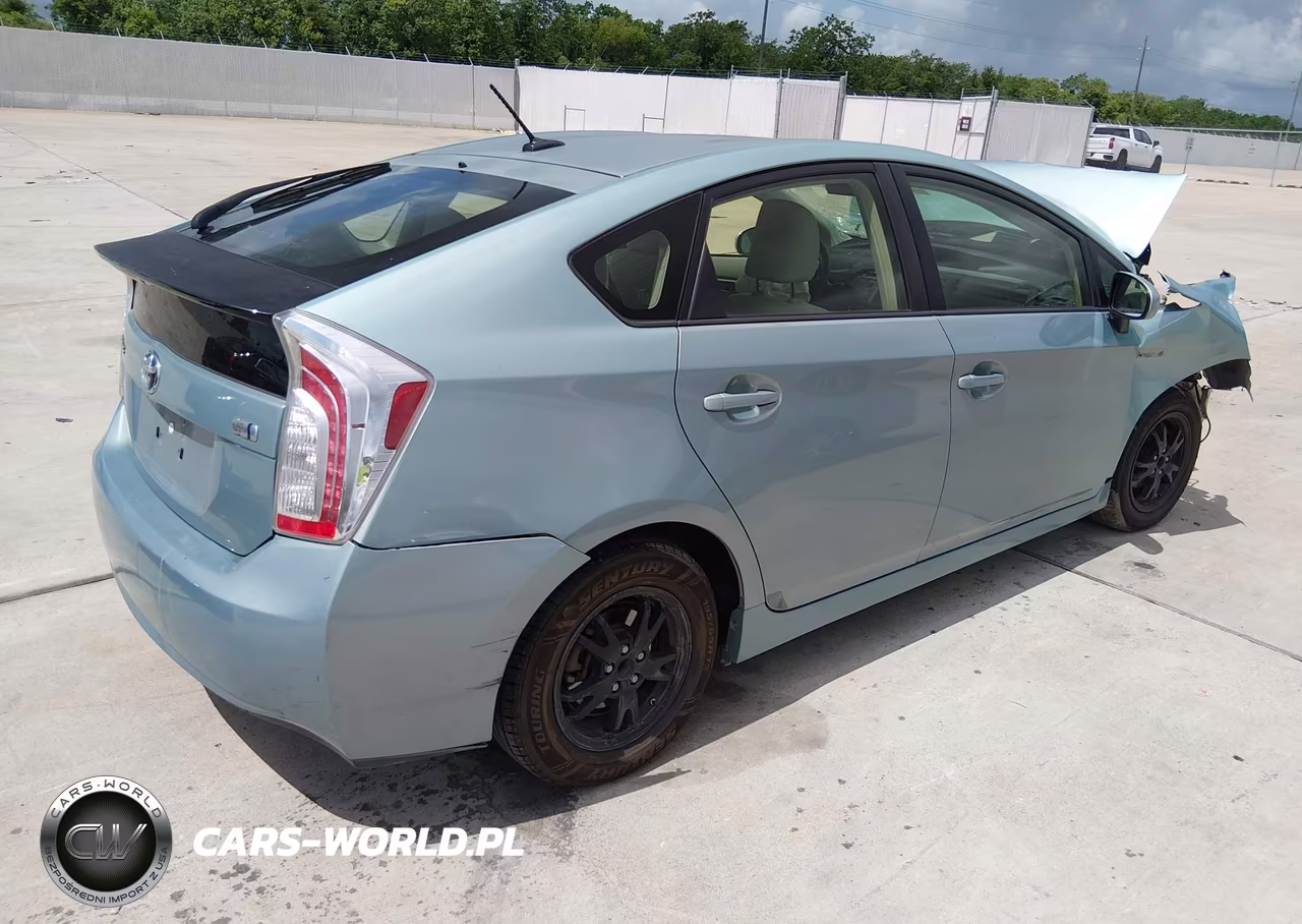 2012 Toyota Prius Three VIN:JTDKN3DUXC1506104 - 4