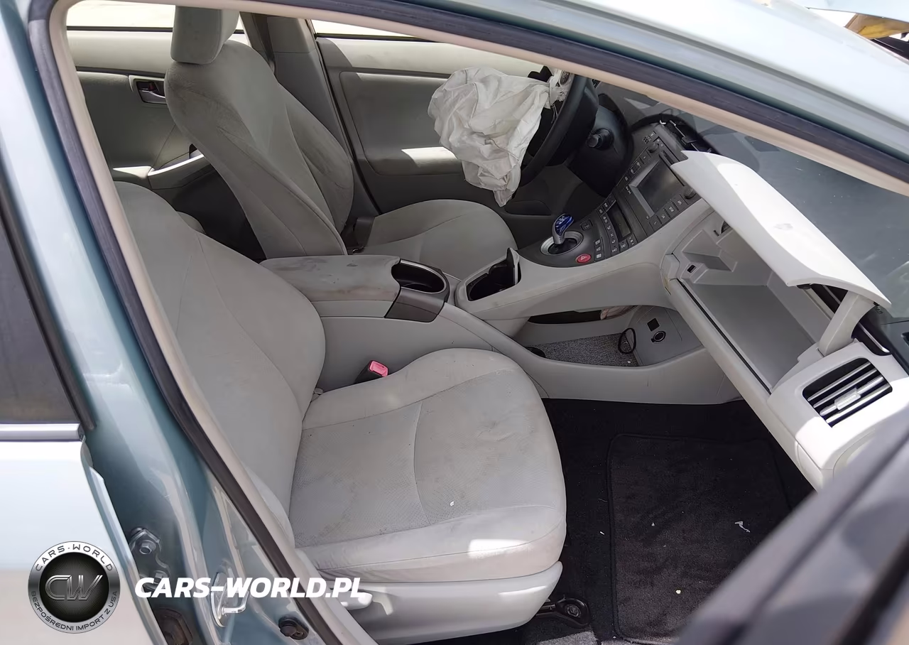 2012 Toyota Prius Three VIN:JTDKN3DUXC1506104 - 5