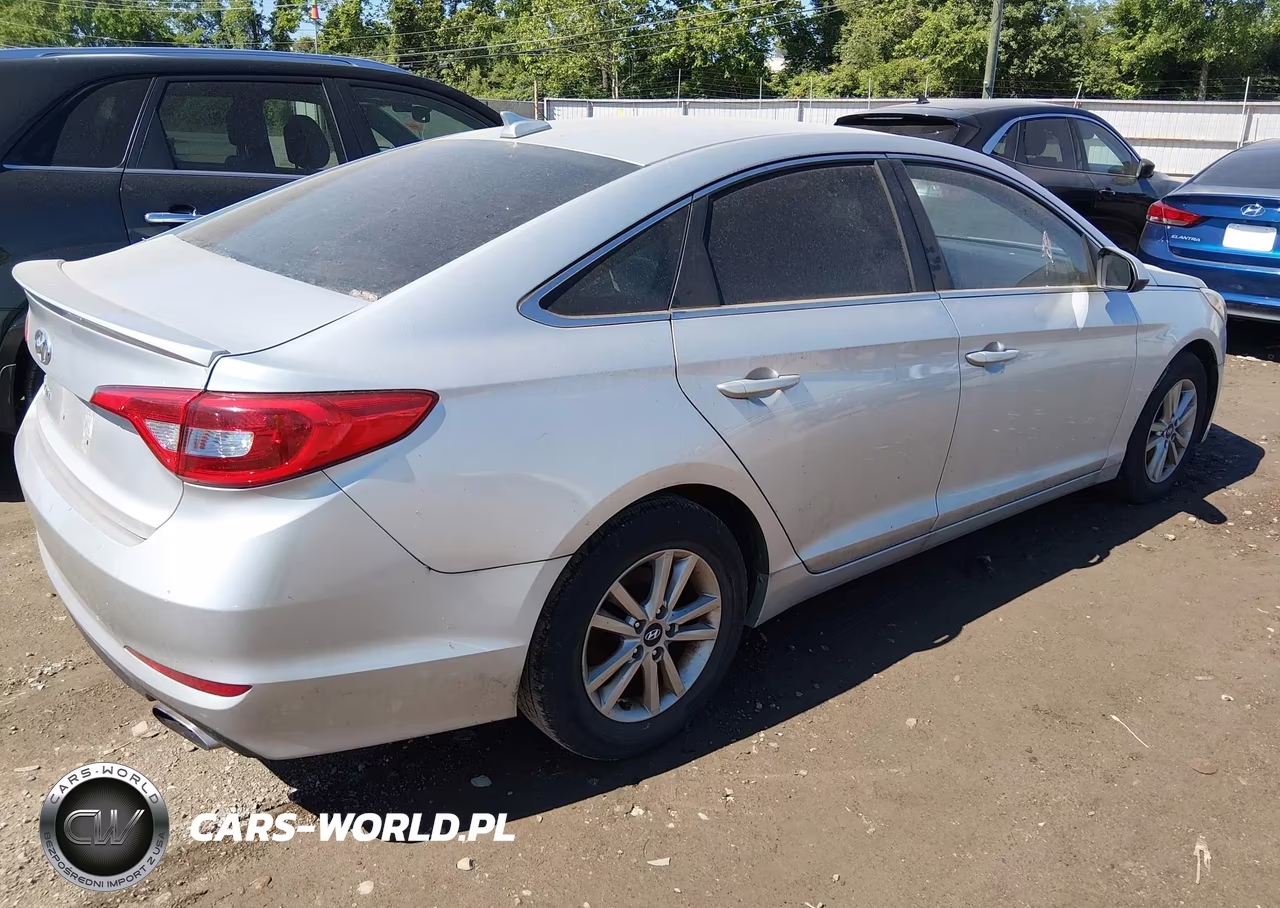 2016 Hyundai Sonata VIN:5NPE24AF2GH407213 - 4