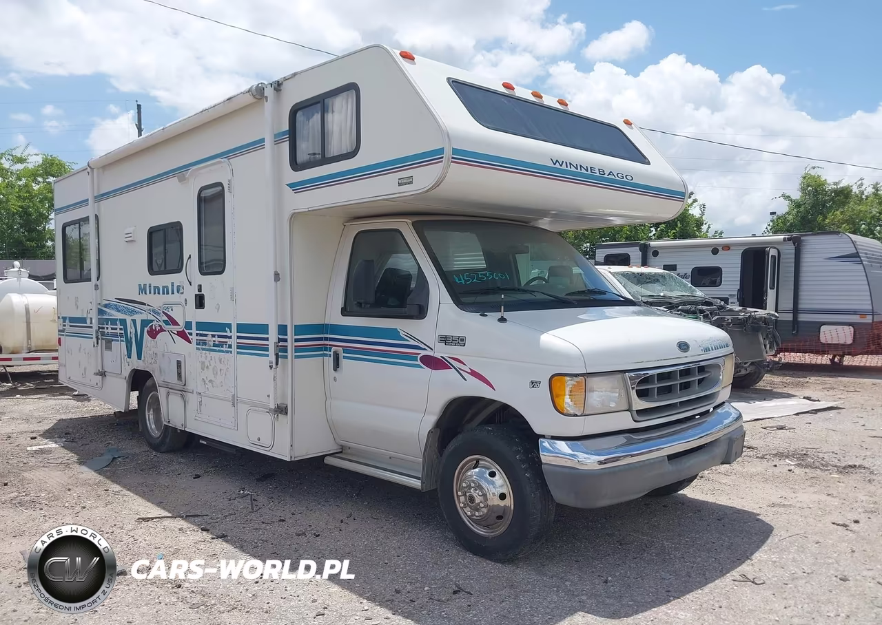 2000 Winnebago Minnie