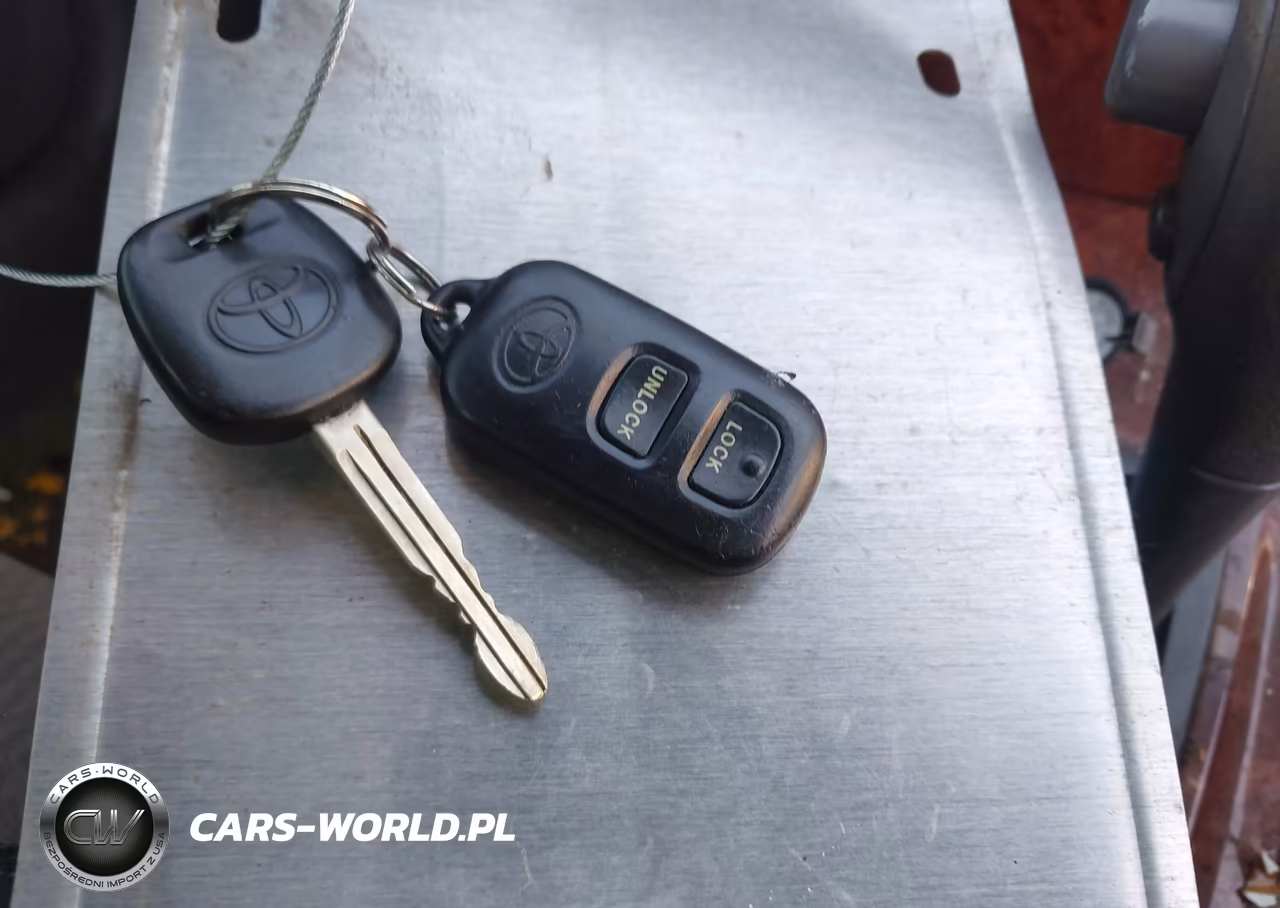 2005 Toyota Corolla Le VIN:1NXBR30E05Z403449 - 11