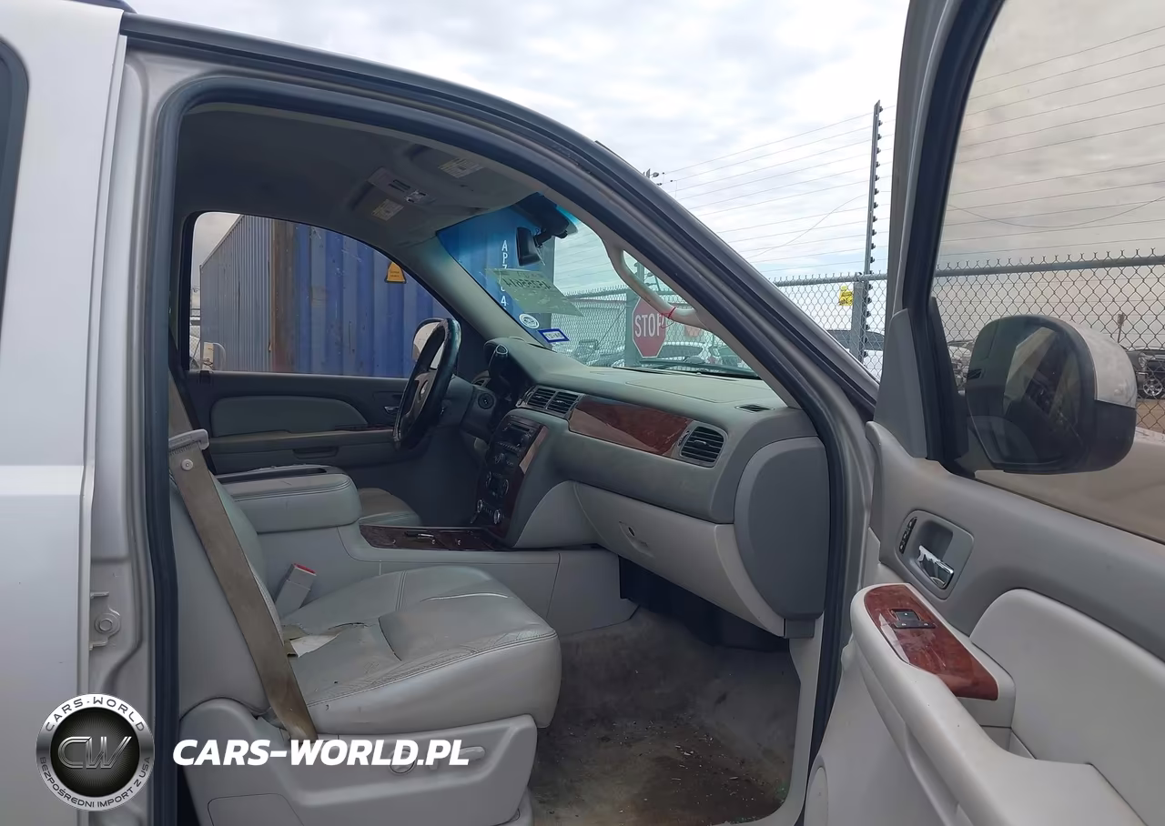 2009 Chevrolet Tahoe Ltz VIN:1GNFC33039R166950 - 5