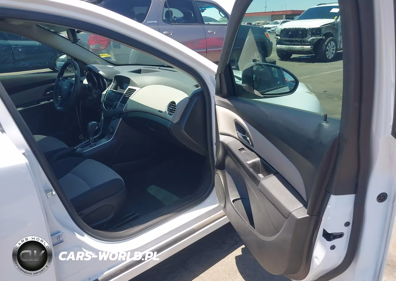 2014 Chevrolet Cruze Ls Auto VIN:1G1PA5SG9E7205455 - 5