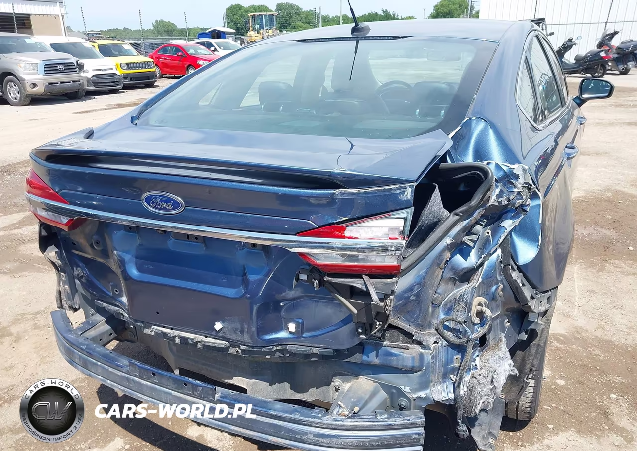 2018 Ford Fusion Titanium VIN:3FA6P0D93JR207133 - 17