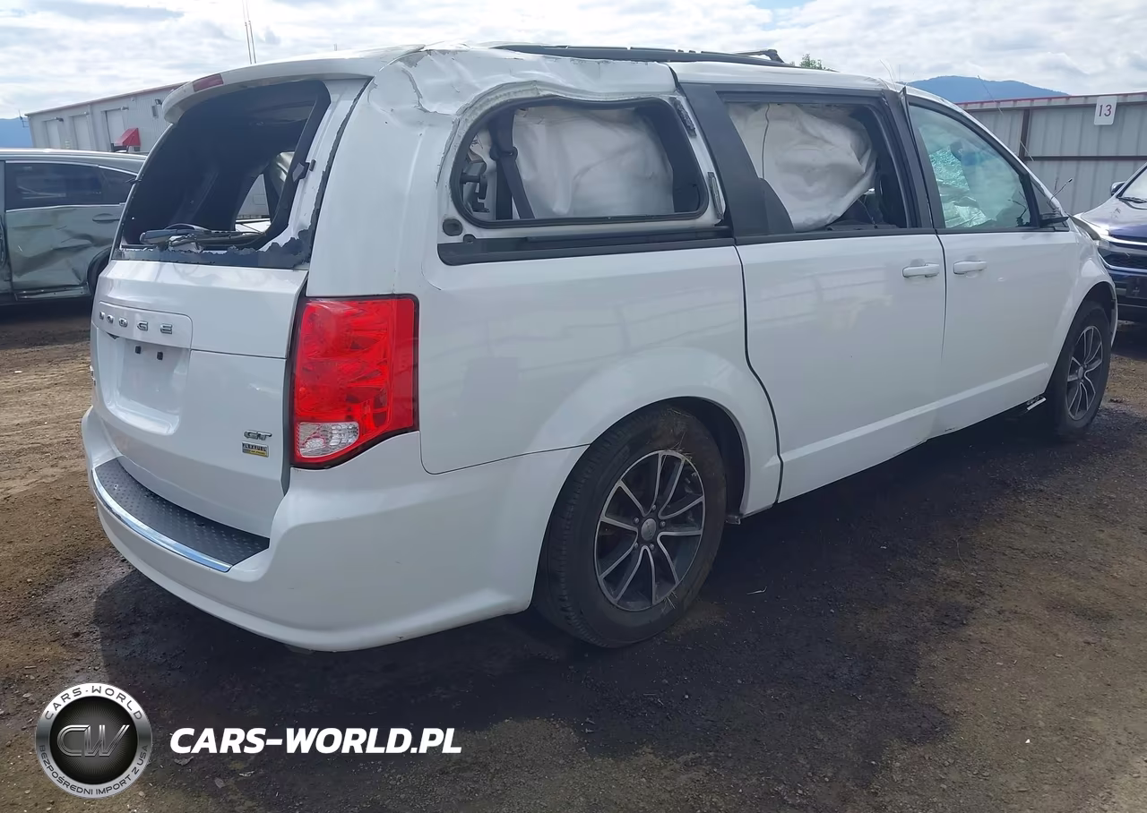 2018 Dodge Grand Caravan Gt VIN:2C4RDGEG9JR331774 - 4