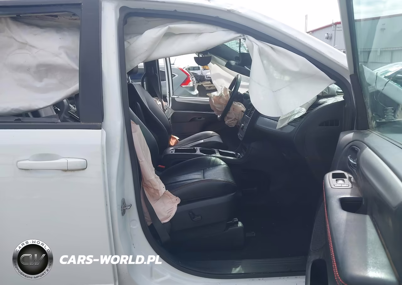 2018 Dodge Grand Caravan Gt VIN:2C4RDGEG9JR331774 - 5