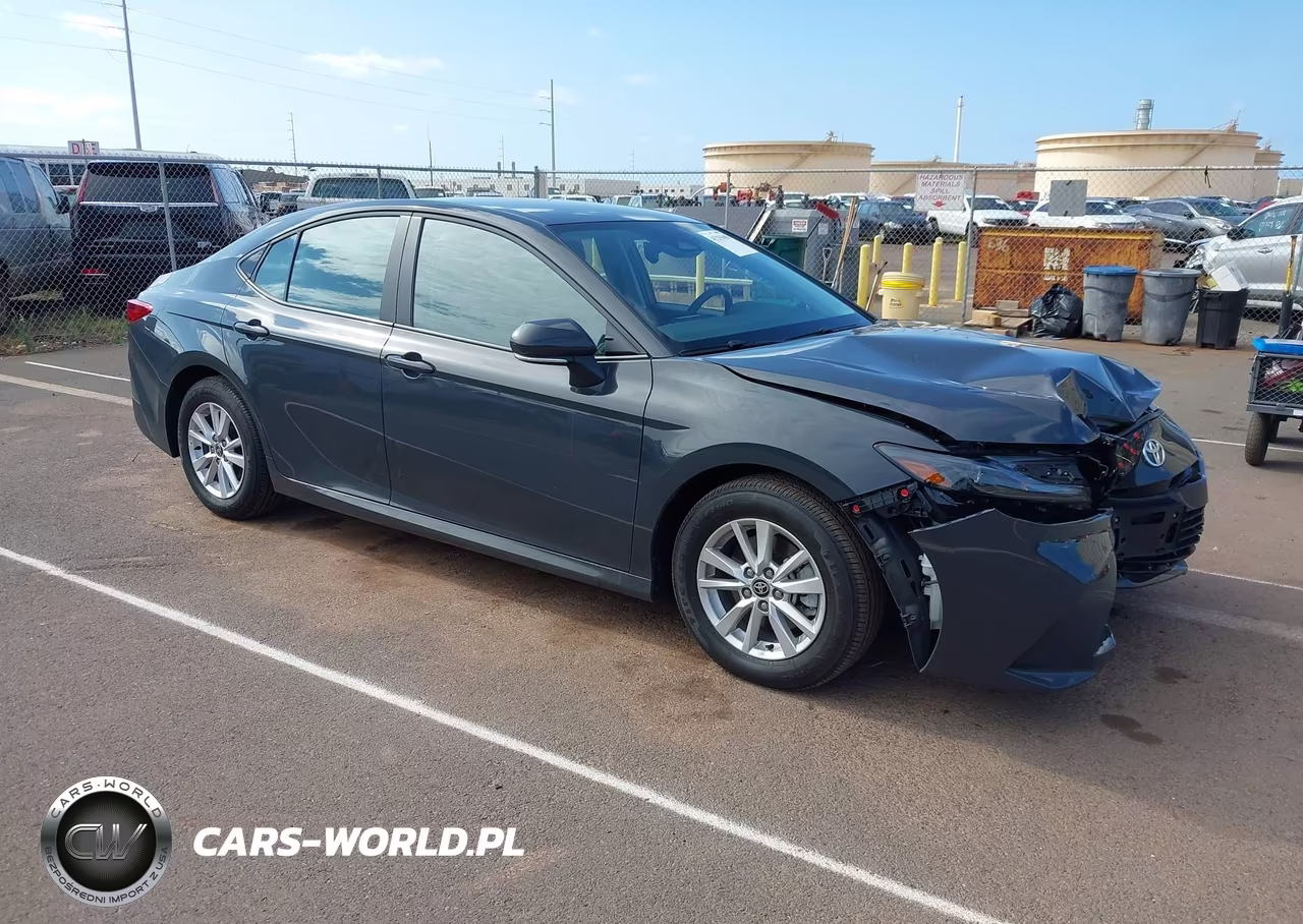 2025 Toyota Camry Le – zdjęcie 1 z 16