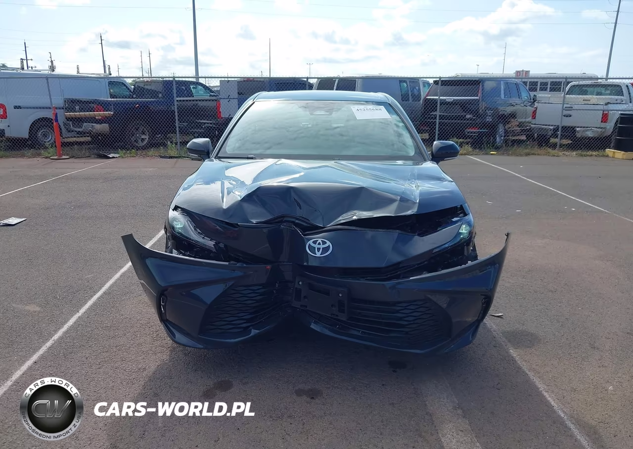 2025 Toyota Camry Le VIN:4T1DAACK1SU606688 - 12