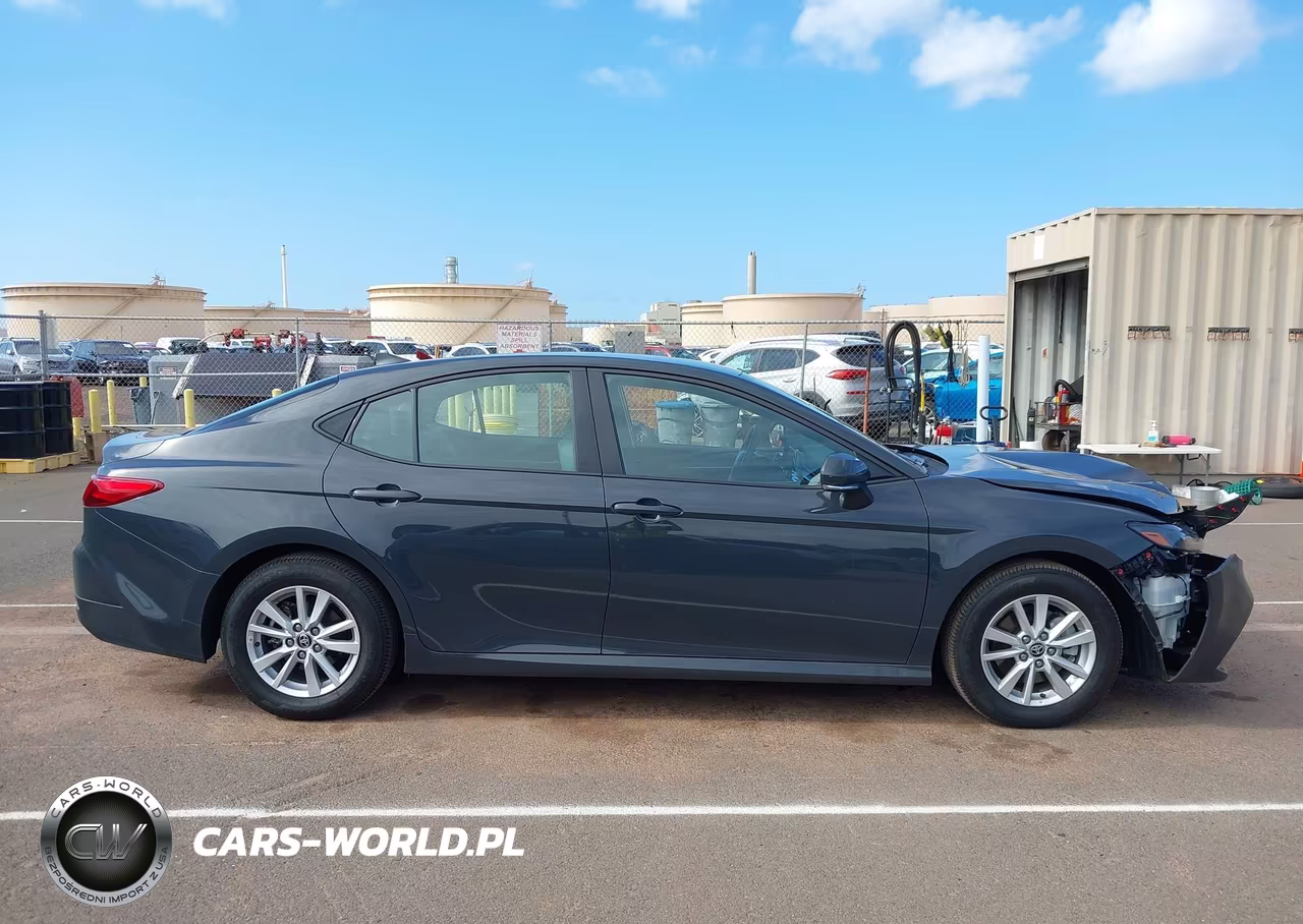 2025 Toyota Camry Le VIN:4T1DAACK1SU606688 - 13