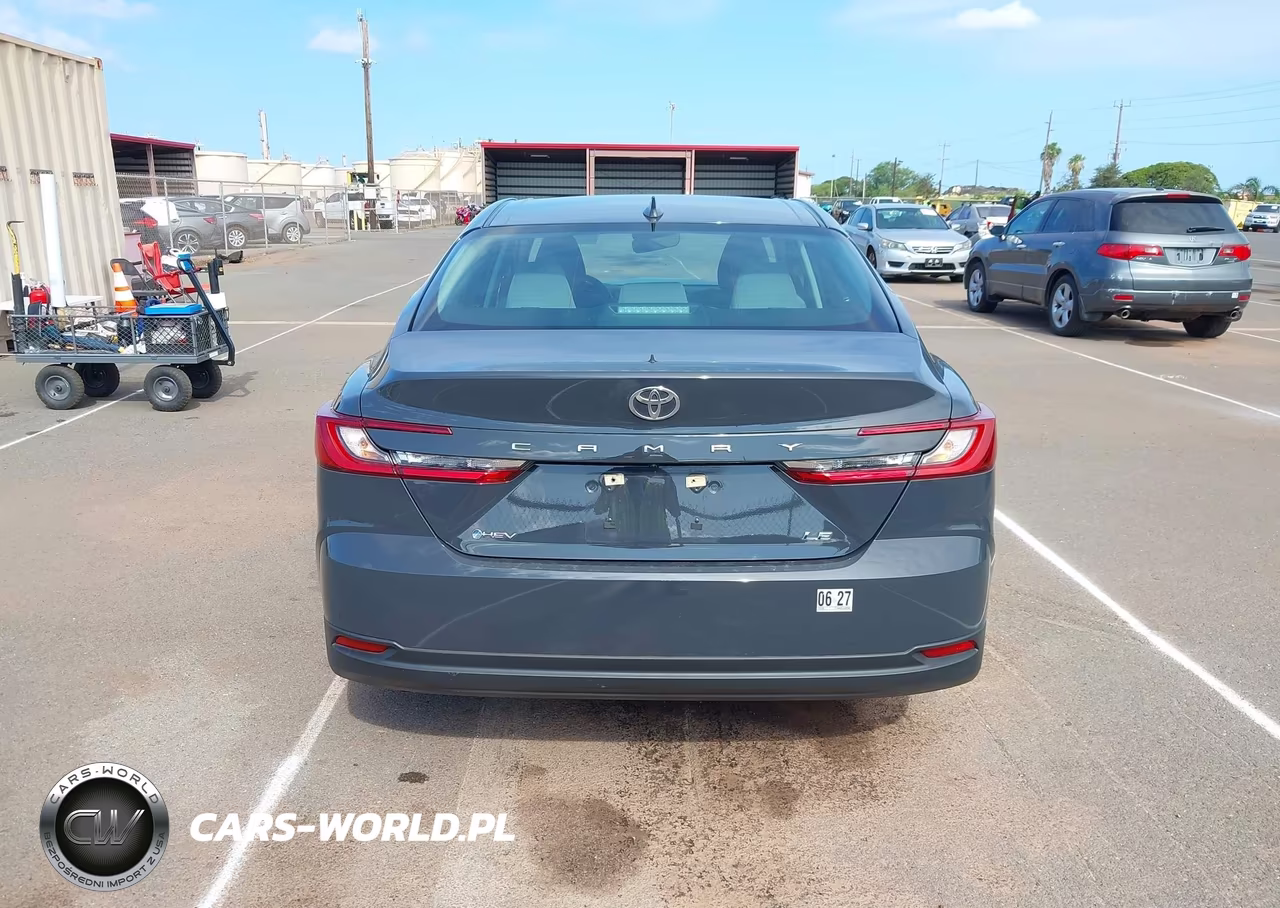 2025 Toyota Camry Le VIN:4T1DAACK1SU606688 - 16