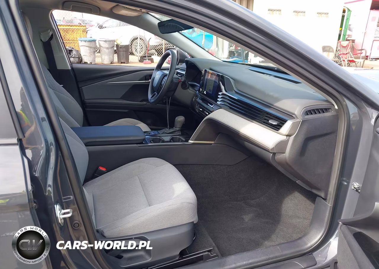 2025 Toyota Camry Le VIN:4T1DAACK1SU606688 - 5