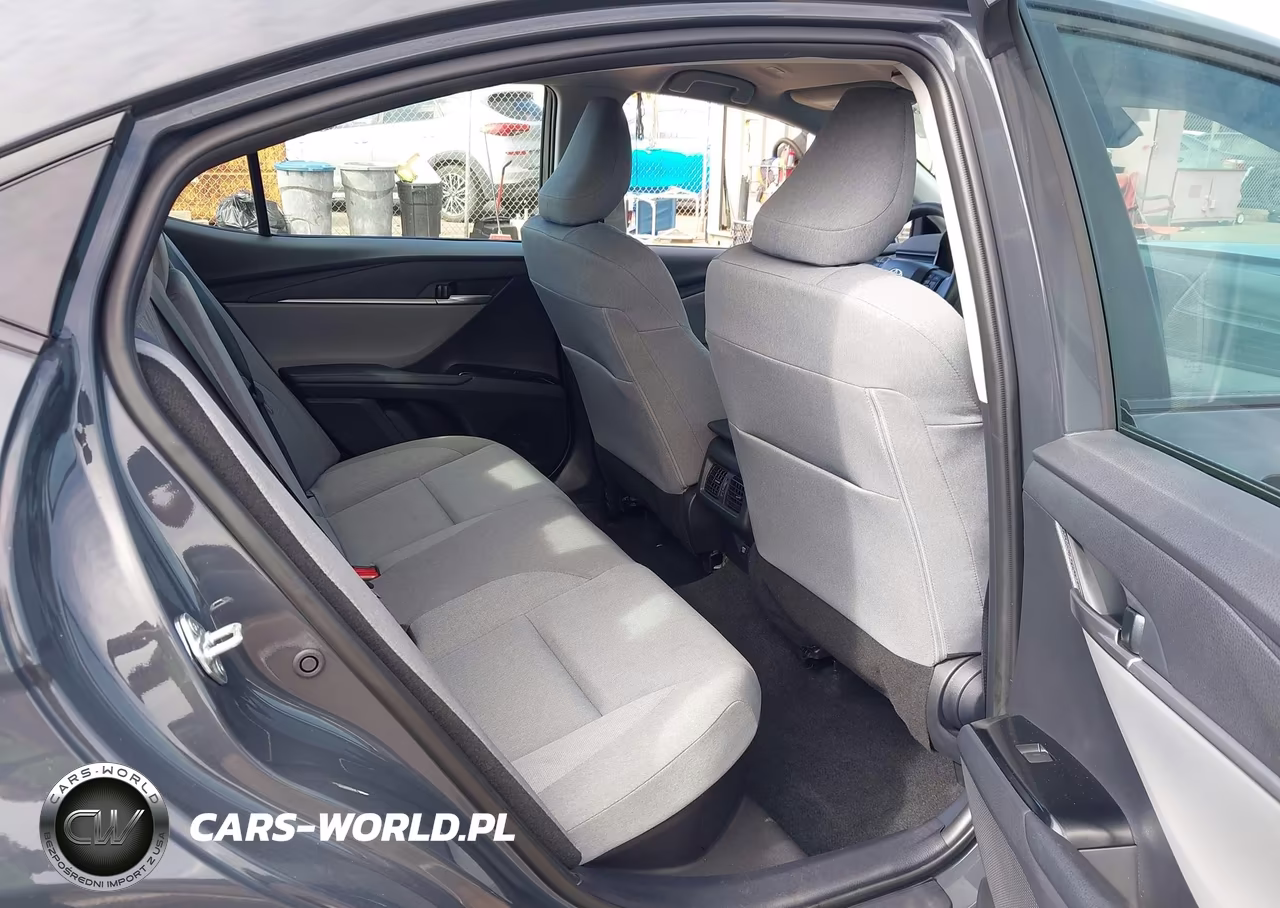 2025 Toyota Camry Le VIN:4T1DAACK1SU606688 - 8