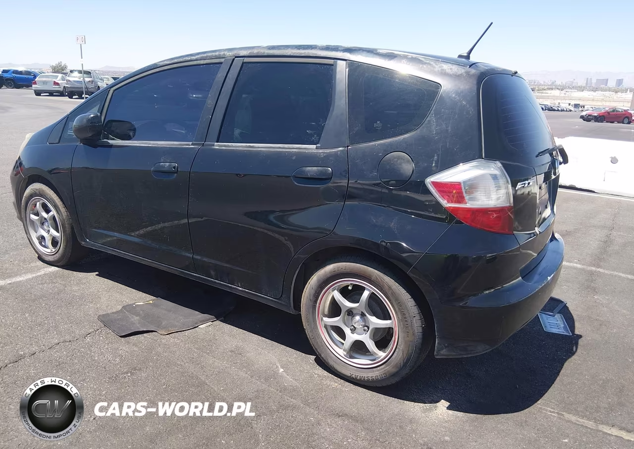 2012 Honda Fit VIN:JHMGE8G30CC015551 - 3