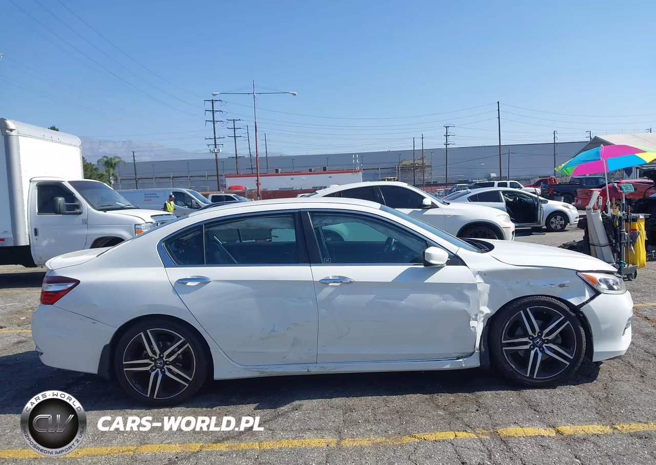 2017 Honda Accord Sport VIN:1HGCR2F52HA208910 - 14
