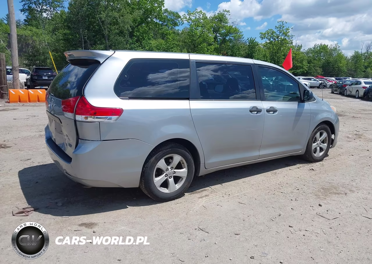 2013 Toyota Sienna L V6 7 Passenger VIN:5TDZK3DC8DS341284 - 4