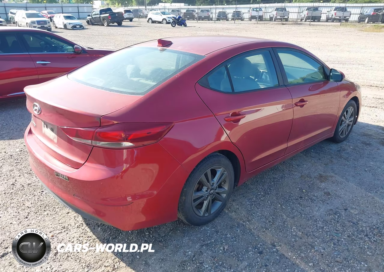 2018 Hyundai Elantra Sel VIN:5NPD84LF0JH213469 - 4