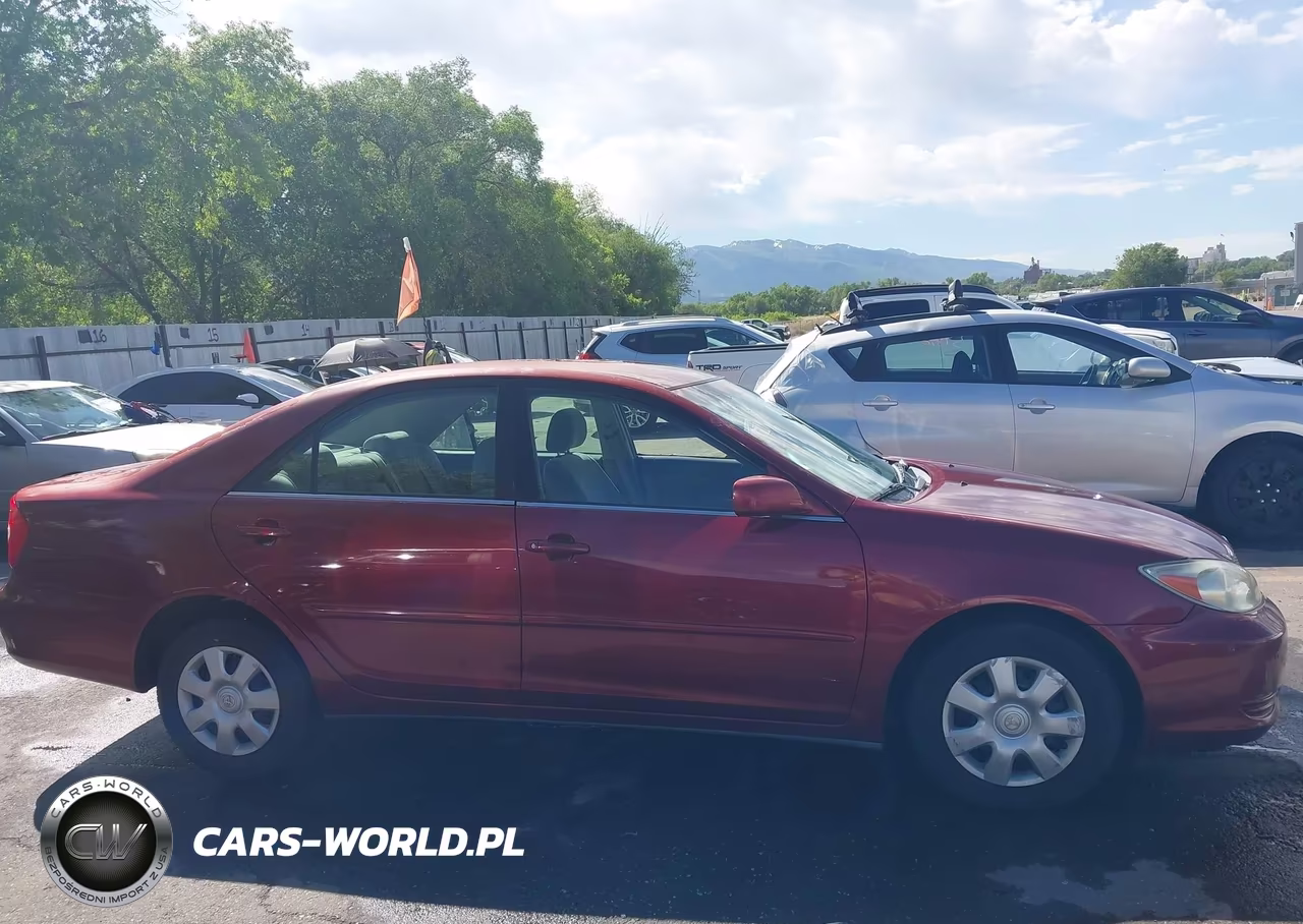 2002 Toyota Camry Le VIN:4T1BE30K52U579779 - 13