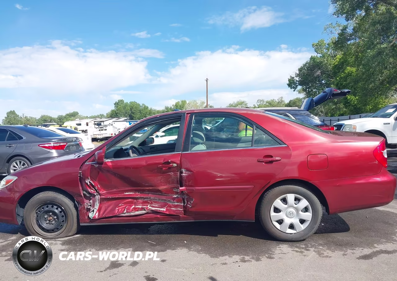 2002 Toyota Camry Le VIN:4T1BE30K52U579779 - 14