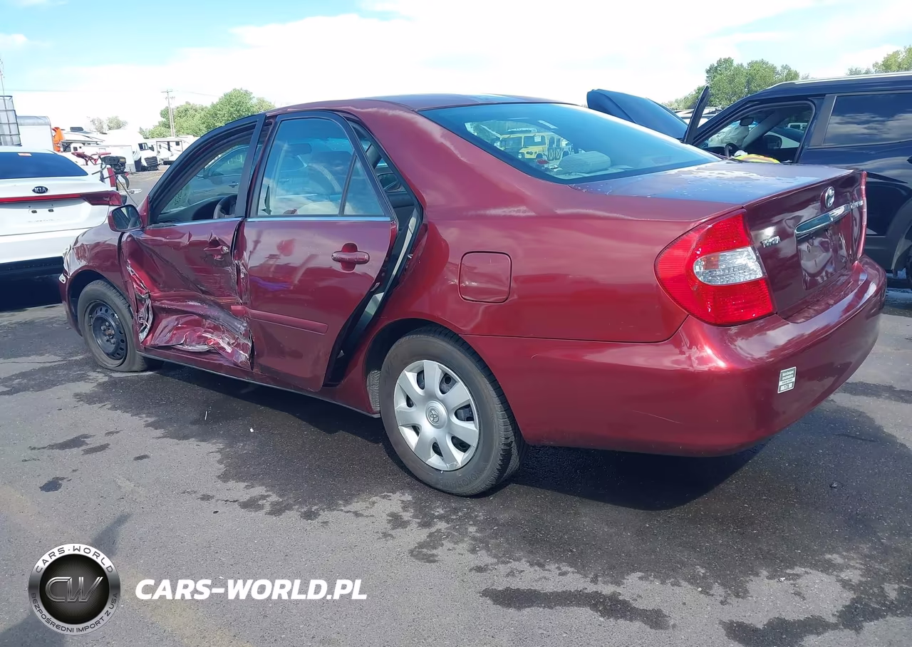 2002 Toyota Camry Le VIN:4T1BE30K52U579779 - 3