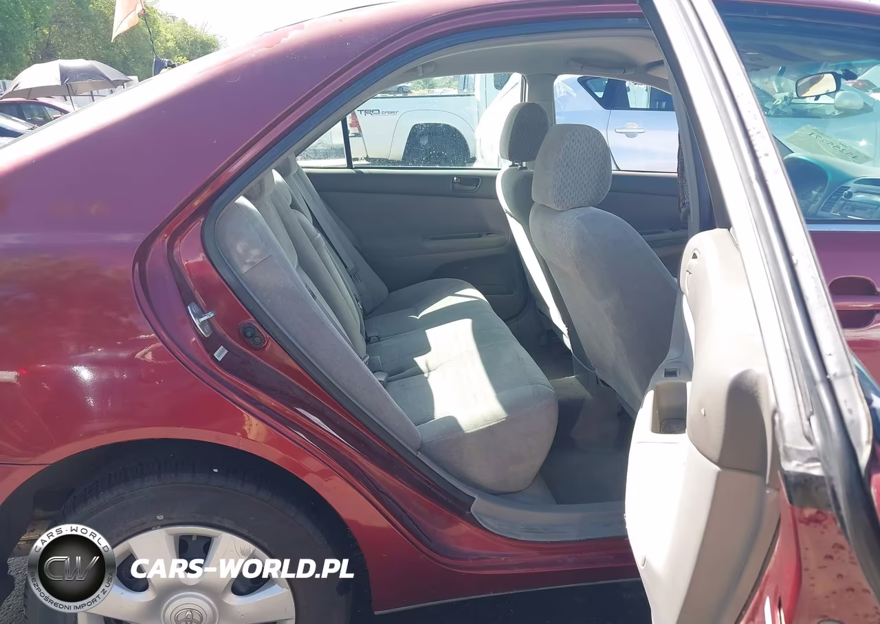 2002 Toyota Camry Le VIN:4T1BE30K52U579779 - 8