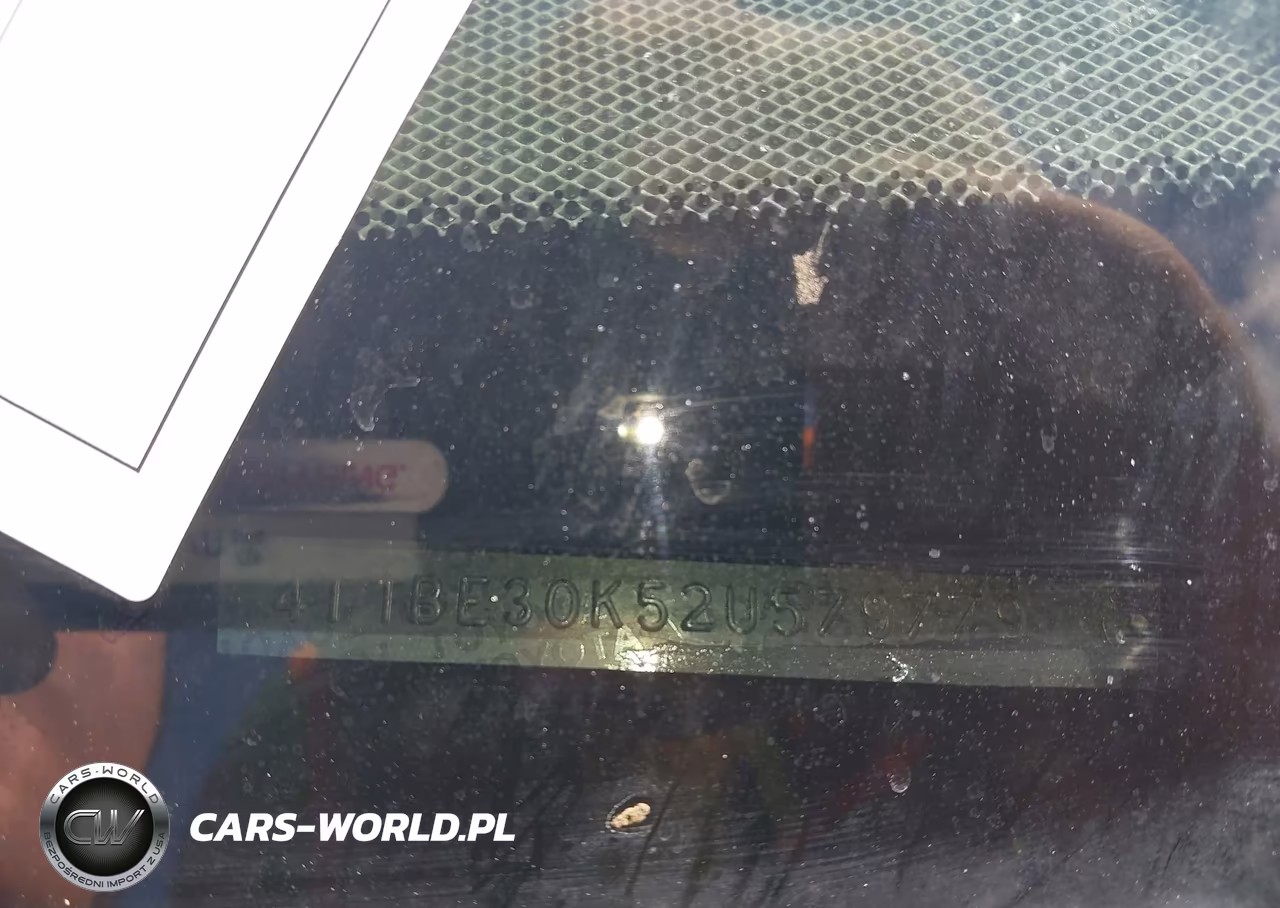 2002 Toyota Camry Le VIN:4T1BE30K52U579779 - 9