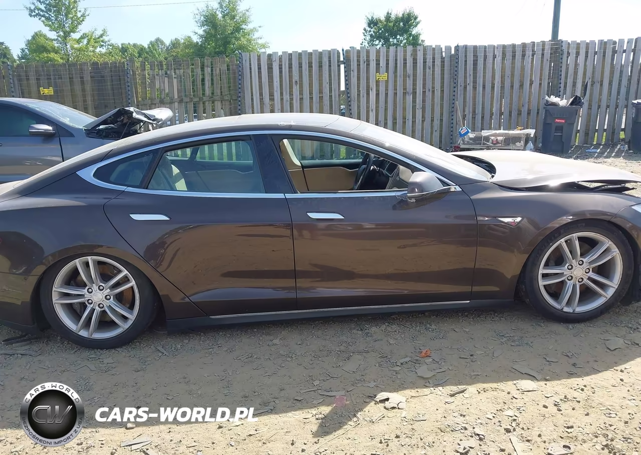 2013 Tesla Model S VIN:5YJSA1DG5DFP04978 - 13