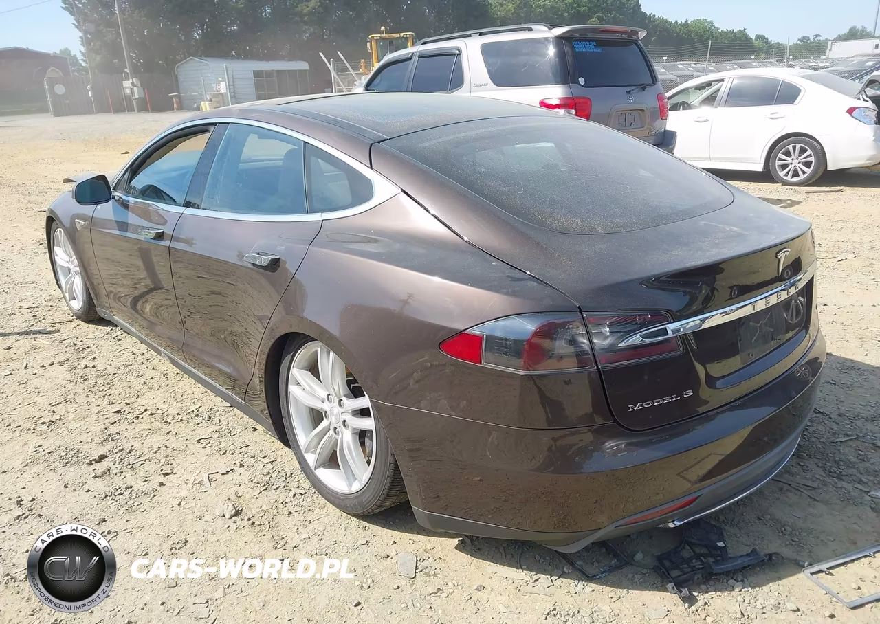 2013 Tesla Model S VIN:5YJSA1DG5DFP04978 - 3